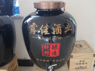 晋        江露佳坛酒